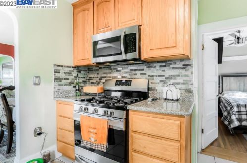 2708 Humboldt Ave, Oakland CA  94602-3635 exterior