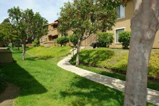 911 Taylor St, Vista CA  92084-2661 exterior