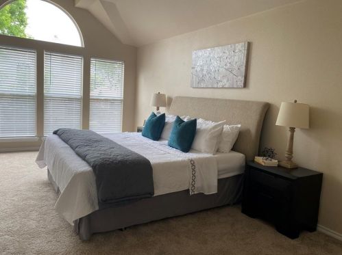 12921 Sweet Bay Dr, Euless, TX 76040-7180