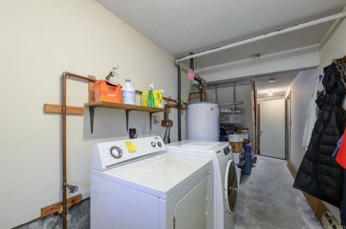 895 Matthews St, Bristol CT  06010-2286 exterior
