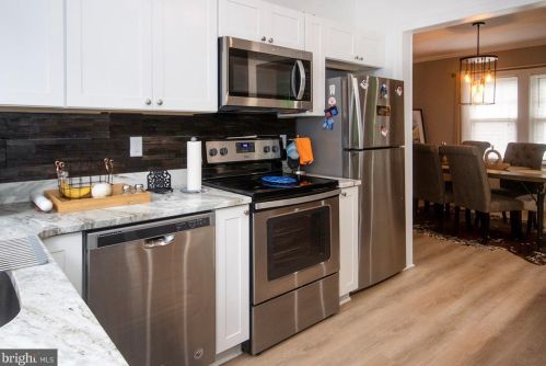 221 Kings Hwy, Camden NJ  08106-1616 exterior