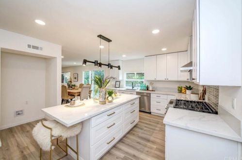 2017 Las Lanas Ln, Fullerton CA  92833-1706 exterior