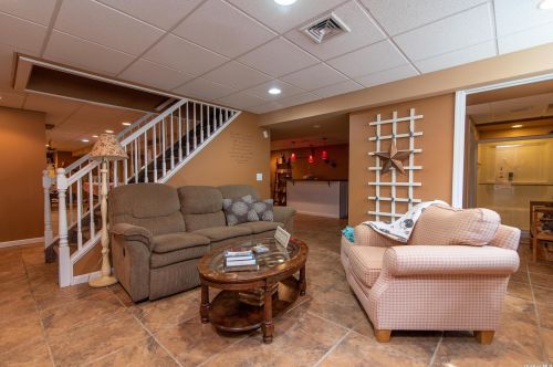 182 Miller Place Rd, Miller Place NY  11764-2804 exterior