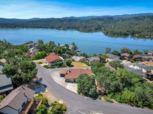 8121 Smith Point Rd, Lake Nacimiento CA  93426-9633 exterior