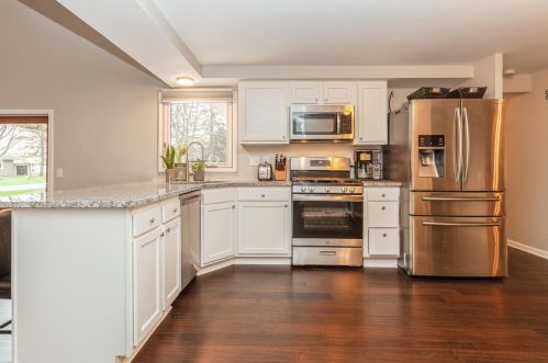 4701 Loomis Rd, Milwaukee WI  53220-4822 exterior