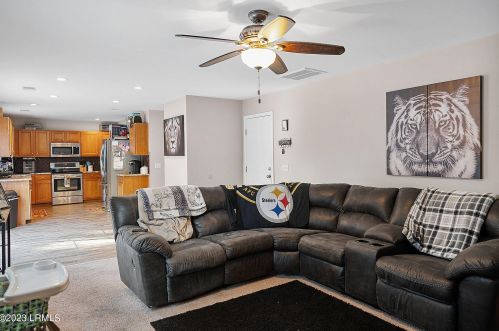 72 Shadow Moss Dr, Beaufort SC  29906-6005 exterior