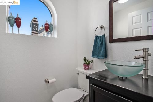 254 E St, Benicia CA  94510-3274 exterior