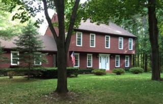 26 Surcingle Rd, Glens Falls, NY 12804-8061