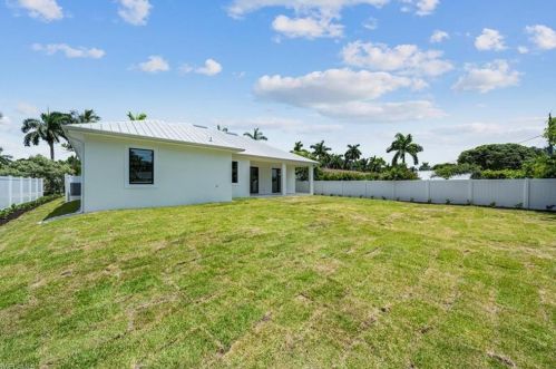 1208 Royal Palm Dr, Naples FL  34103-4823 exterior