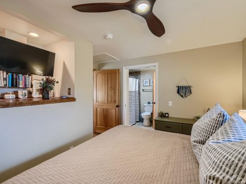 3076 Pearl St, Englewood CO 80113-2709 exterior