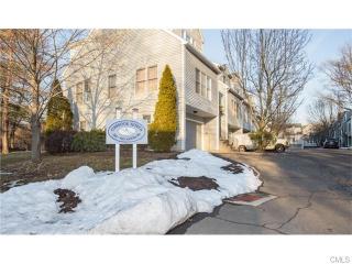 394 Anton Dr, Bridgeport, CT 06606-1738