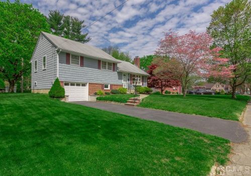 16 Farmingdale Rd, East Brunswick, NJ 08816-2898