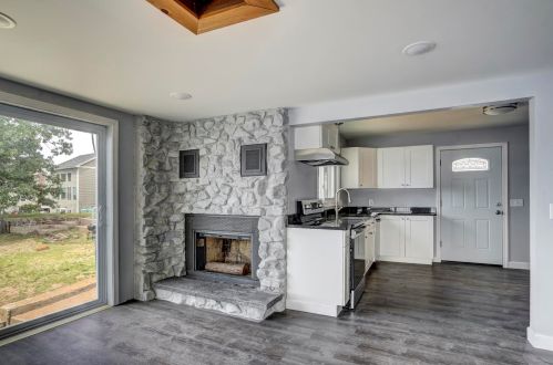 99 Lake Shore Dr, Northwood NH  03261-3705 exterior