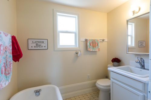 7331 Bodega Ave, Sebastopol CA  95472-3654 exterior