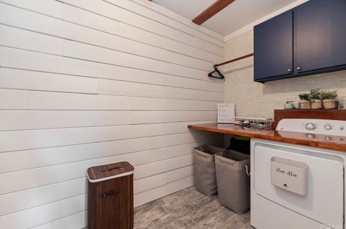 4875 Sunnyside Dr, Riverside CA  92506-2379 exterior