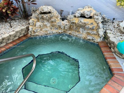 1191 53 St, Hialeah FL  33012-9005 exterior