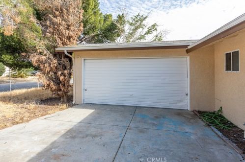 45426 4th St, Lancaster, CA 93535-1949