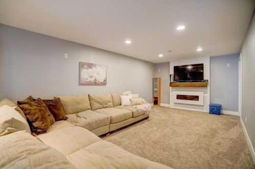853 Stonefield Dr, Edgerton, WI 53534-2071