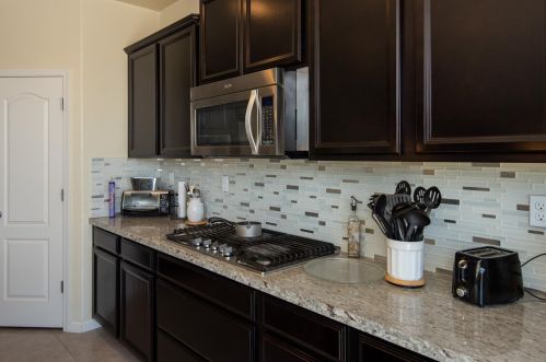 730 Sawtooth St, Manteca CA  95337-7827 exterior