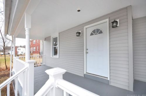 104 Center St, Manchester, CT 06040-5204