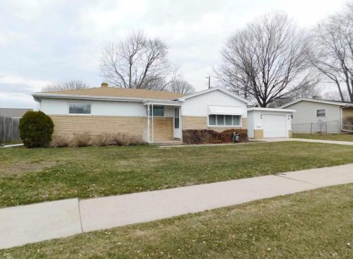 2215 Basten St, Green Bay, WI 54302-4525
