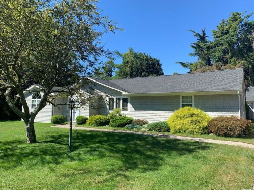 6 Andrews Ln, East Quogue, NY 11942-4225
