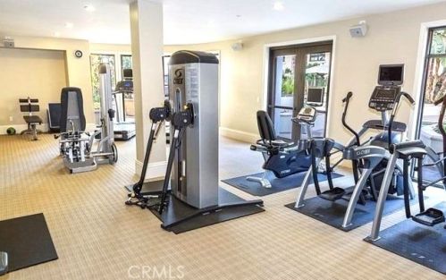 513 Caruso Ave, Glendale, CA 91210-1518