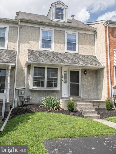 707 Sandalwood Ln, Norristown, PA 19403-5110