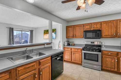 8119 Chapel Stone Rd, Blacklick OH  43004-9226 exterior