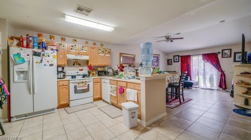 4608 Golfview Blvd, Lehigh Acres FL 33973-6000 exterior