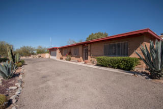 1566 San Lucas Dr, Tucson, AZ 85704-1124