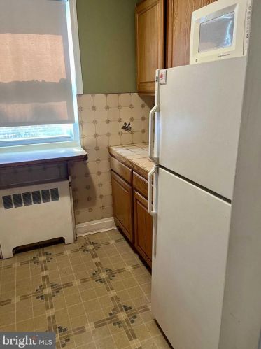 408 Gln Echo Rd, Philadelphia PA 19119-2915 exterior