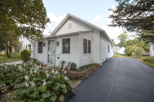 733 Rogers Ct, Lake Geneva WI  53147-1229 exterior