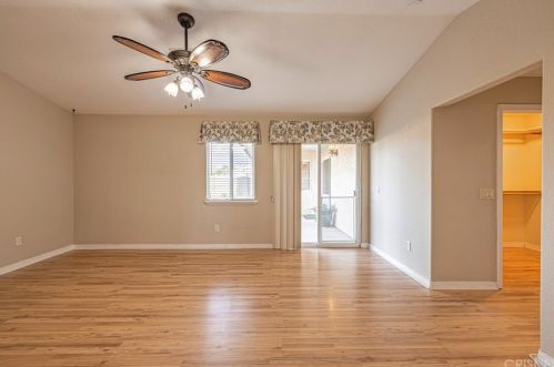 42522 15 St, Lancaster CA 93534-6212 exterior