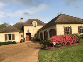 6053 Stonegate Dr, Alexandria, LA 71303-2186