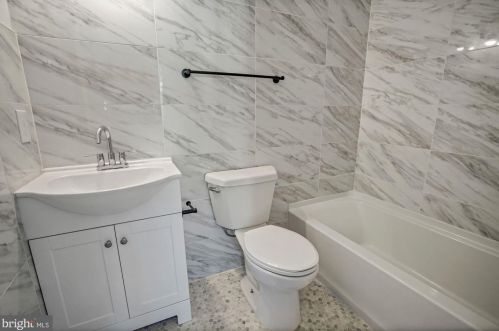 1111 Holbrook Ter, Washington DC 20002-2704 exterior