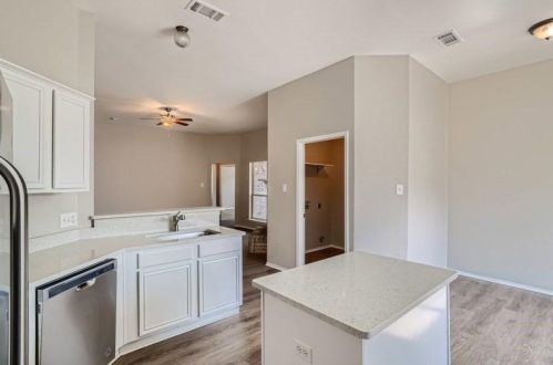 1749 Cansler Ln, Lancaster TX  75134-4132 exterior