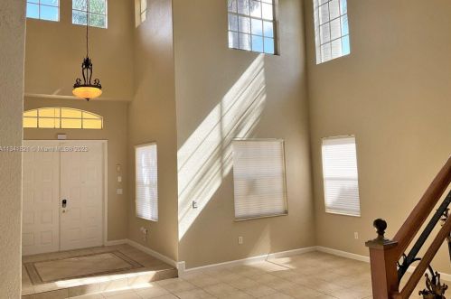 3290 195th Ter, Hollywood FL  33029-5879 exterior