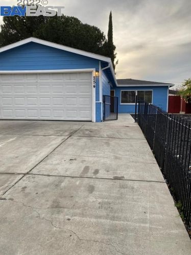 254 Warren Way, West Pittsburg, CA 94565-3745
