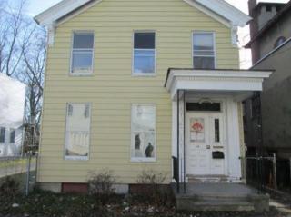 14 101st St, Troy, NY 12180-1141