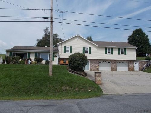 602 Sugar Maple Dr, Windber, PA 15963-4114