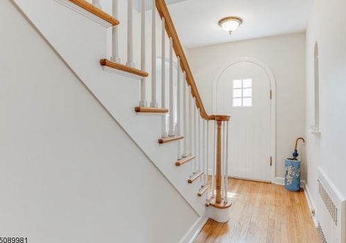 2395 Lake Park Ter, Scotch Plains, NJ 07076-1442