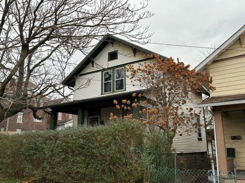 112 Mccandless St, New Kensington, PA 15068-4260