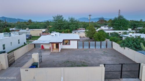 2708 Columbus Blvd, Tucson, AZ 85712-1940