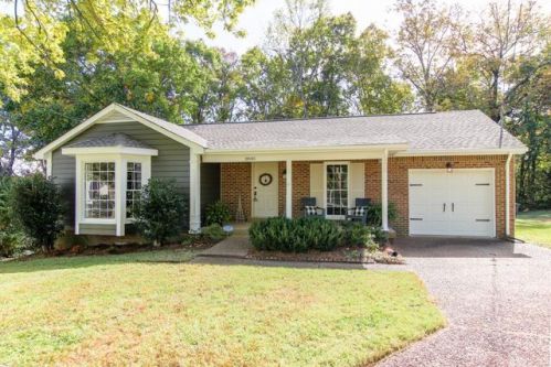 2845 Barksdale Ln, Antioch, TN 37013-1368