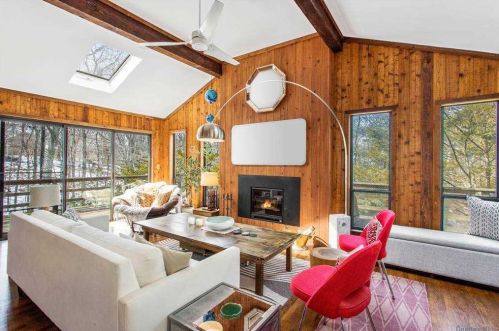 1555 Broadwaters Rd, Nassau Point, NY 11935-2678