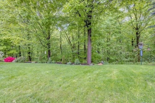 40 Daisy Ln, Wapping CT  06074-2727 exterior