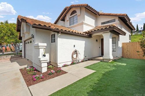 629 Paseo Rio, Vista, CA 92081-6322