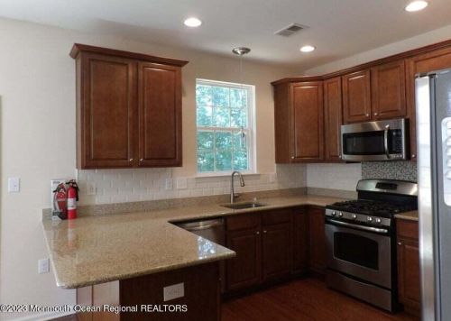 225 Chickadee Ct, East Freehold, NJ 07728-8599