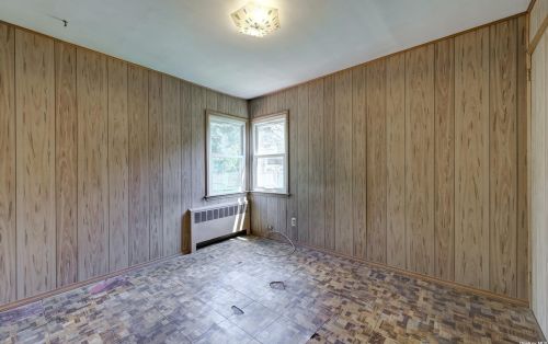 105 Renison Dr, Westbury NY  11590-1036 exterior